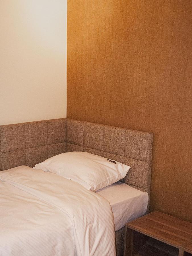 Redwood Hostel Люблін Екстер'єр фото
