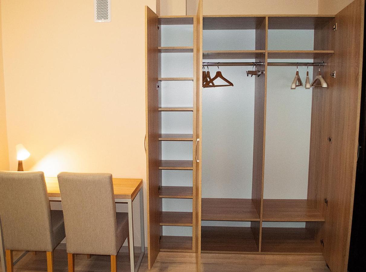 Redwood Hostel Люблін Екстер'єр фото