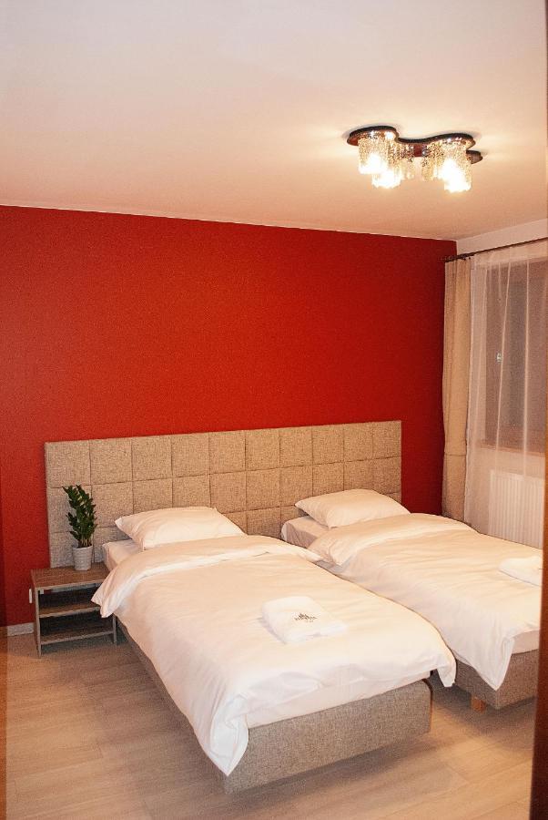 Redwood Hostel Люблін Екстер'єр фото