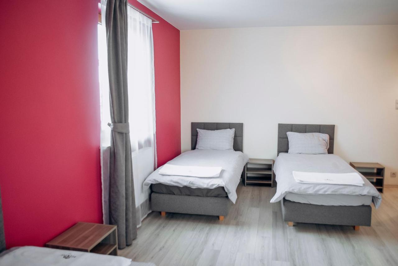 Redwood Hostel Люблін Екстер'єр фото