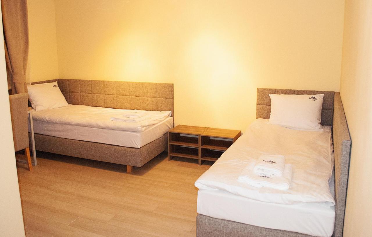 Redwood Hostel Люблін Екстер'єр фото