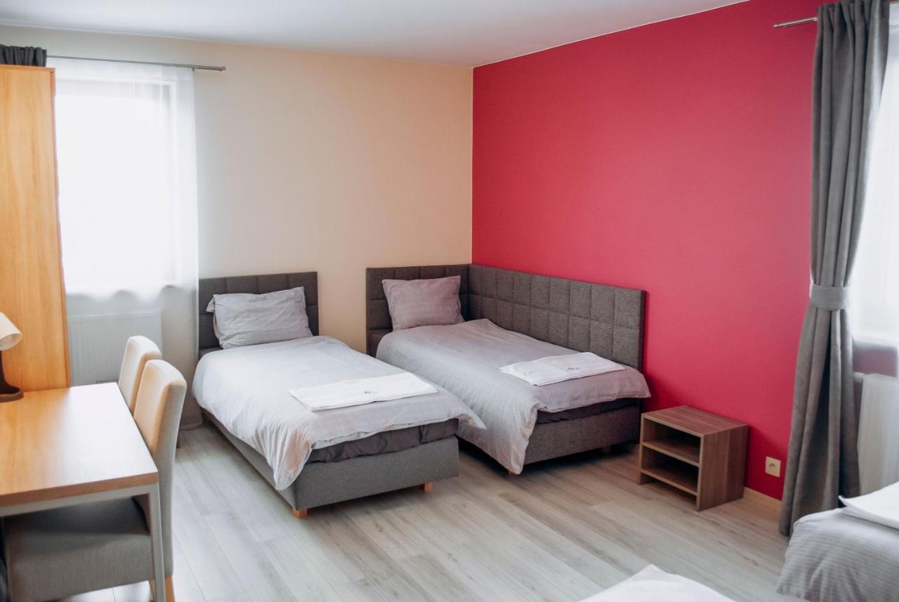 Redwood Hostel Люблін Екстер'єр фото
